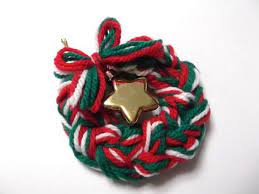 指編み クリスマスリースの作り方 クリスマスリース クリスマスリース 手作り 指編み