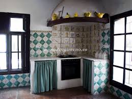 Existen importantes diferencias entre la cocina de las zonas costeras. Pin En Decoracion De La Casa Tradicional Valenciana