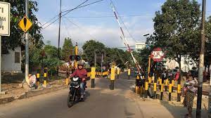 Wakil insurans hanya mencadangkan dan jumlah yang sewajarnya adalah di tangan pemilik kenderaan. Perlintasan Ka Di Jalan Nias Blitar Hanya Untuk Motor Pemilik Mobil Protes Suara Jatim