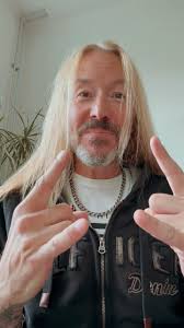 The King has spoken. Merry Christmas, everyone!