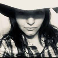 Mandy Estrada's Instagram, Twitter & Facebook