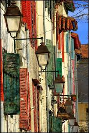 Epingle Par Katherine Diaz Sur Dreaming Of France Pays Basque Bayonne Ville France