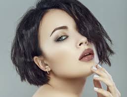 Sep 23, 2021 · i tagli capelli mossi dell'autunno 2021 mixano romanticismo a uno stile più grintoso, dove a farla da padrone sono le ispirazioni vintage, soprattutto anni 70: Capelli Corti Mossi Idee Tagli Ispirazioni Per Capigliature Sbarazzine E Alla Moda Spinkup