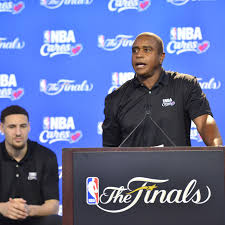 Ahmad rashad was born on november 19, 1949 in portland, oregon, usa as bobby moore. Ahmad Rashad On His Relationship With Michael Jordan And Hosting Nba Inside Stuff The Ringer