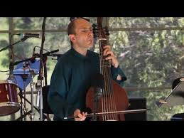 La hermandad y un recorrido musical de la mano del artista palo pandolfo que llega esta vez al living de juan pablo gauthier en. Paolo Pandolfo Playing Viola Da Gamba Youtube