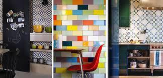 Más 70 cocinas blancas diseño y soluciones para agregar detalles de color. Azulejos De Colores En Las Paredes De La Cocina