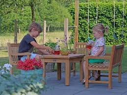 Schone Kinder Gartenmobel Aus Teakholz Gartenmobel Terrassengestaltung Kindergartenmobel Kindergartenmobel Gartenmobel Gartenmobel Sets