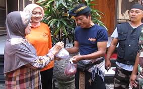 Salah satunya terkait memberikan daging kurban kepada non muslim. Hukum Daging Qurban Dan Zakat Fitrah Diberikan Kepada Non Muslim Nyantri Yuk