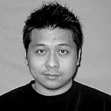 Eric Mootz's Instagram, Twitter & Facebook