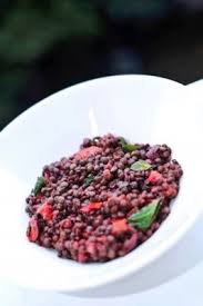 Rezept Linsensalat Mit Tomaten Warm Serviert Belugalinen De Puy Alblinsen Est Seit Wenigen Jahren Sind Linsen Auch Rezepte Linsensalat Rezepte Mit Linsen