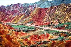 Rainbow mountains 甘肅張掖 丹霞地貌rainbow mountains in china's danxia landform geological park中國大陸的甘肅省張掖市，藏有一處造型奇特、色彩炫麗的彩色丘陵。 åœ¨ä¸­åœ‹äººçœ¼ä¸­å¼µæŽ–ä¸¹éœžåœ‹å®¶åœ°è³ªå…¬åœ'åŽŸä¾†æ˜¯é€™æ¨£çš„ å£¹è®€
