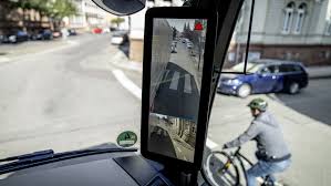 Deshalb ordnen wir beim vergleich die entsprechend hohe diversität von eigenarten in die bewertung mit rein. Mercedes Lkw Mirrorcam Video Ruckspiegel Soll Standard Werden Auto Motor Und Sport