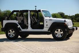 4 Door Jeep Wrangler Black And White White Jeep Wrangler Unlimited With Top And Doors Off Jeep Wrangler Unlimited White Jeep Wrangler White Jeep Wrangler Unlimited