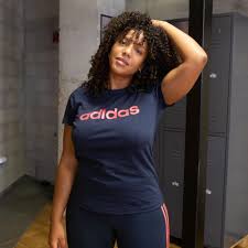 In cotone, sintetiche o elasticizzata, scegli quella che preferisci. T Shirts Und Shirts Fur Damen Domyos Decathlon