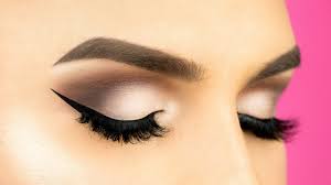 Siempre con tu piel bien hidratada, lo primero que debes utilizar es un primer, puedes aplicarlo con tus dedos o con una brocha si lo prefieres. Maquillaje Facil Paso A Paso Youtube