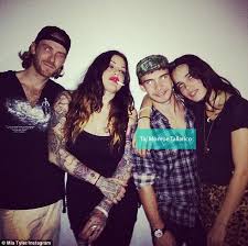 Последние твиты от chelsea tyler (@chelseattyler). Steven Tyler Family Girlfriend Ex Wives Kids Parents Sister Familytron