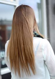 On choisit des soins capillaires. Idee Coiffure Cheveux Blond Fonce Balayage Californien En Blond Avec Racines Foncees Cheve Madame Tn Magazine Feminin Numero 1 Mode Beaute Shopping Lifestyle