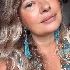 Charcoal or pencil artist for house drawing?