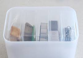 ハガキより小物整理に ダイソーの はがきケース でキッチンをすっきり整理 limia リミア インテリア 収納 整理 収納 アイデア