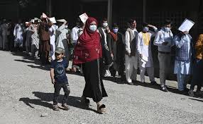 Earlier thursday, the militants raised their white flags imprinted with an islamic proclamation of faith over the city of ghazni, just 130 kilometers (80 miles) southwest of kabul. Over 22 000 Afghanistan Families Flee From Kandahar Once A Bastion Of Taliban