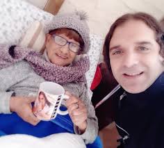 Ya sé que el día de las madres es todos los días, ya sé que se corrió la  fecha que por lo general se festeja por un aspecto comercial y por la