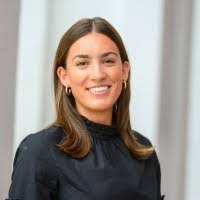 Kelly Custard's Instagram, Twitter & Facebook