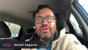 Daniel Segovia @chororois nos cuenta qué significa la radio para él en  estos 100 años de Radio en Chile 🥰📻🎙, #YoSoyChilevoces  #100AñosDeRadioEnChile #Locutor #ArtistasDeLaVozHablada