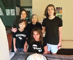 Check spelling or type a new query. Nancy Pazos Pidio Que No Trataran Con Plasma A Su Mama Paciente Covid 19 Senti Que Le Hacia Honor A Su Memoria Gente Online
