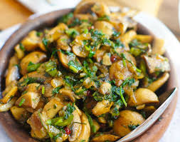 700 g ciuperci champignon de marime medie (nu mari), 1 ceapa potrivita, 100 g branza telemea uscata. ReÈ›ete De Post Cu Ciuperci 3 Preparate Delicioase Cu Ciuperci