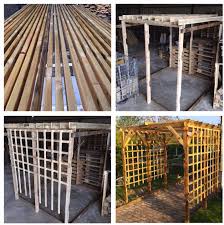 Pergola Sur Mesure De 2 10m De Hauteur 2m De Large Et 2m De Profondeur Realisation 100 Palettes Avec Une Finition Naturel Pergola Sur Mesure Palette Pergola