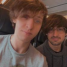 What SMG do you use in BO6?