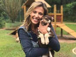 De quelle taille et combien pèsent luisa mell? Luisa Mell Se Defende Apos Ser Acusada De Roubar Cachorro De Raca