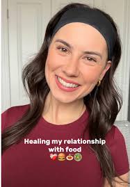 Everyone’s journey will look different when it comes to food 🫶🏼 Here are  some things that helped me along the way of my mindfulness eating journey  ❤️‍🩹🍔🥗🍝 #mindfuleating #mindfuleatingpractice ...