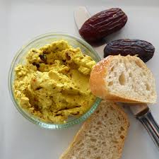 Let The Sun Shine In Dattel Frischkase Aufstrich Schmeckt Super Geht Schnell Und Ist Ganz Einfach Frischkase Aufstrich Kochen Und Backen Essen Und Trinken