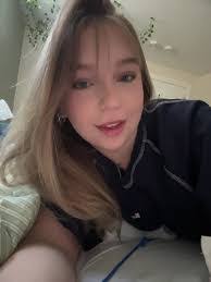 Stephanie Kelsoe's Instagram, Twitter & Facebook