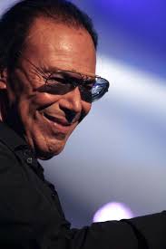 Antonello venditti is currently touring across 3 countries and has 3 upcoming concerts. Tiziano Ferro E Ultimo Si Torna A Cantare Nel 2021 Ma Nessun Nuovo Concerto A Messina Giornale Di Sicilia