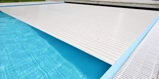 12 x 6 m > demander mon devis. Comment Choisir Un Volet De Piscine Devis Et Prix