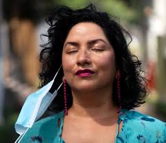 Ana Vera inaugura “Solo estamos viviendo” en Galería Martín Yépez