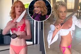 Kathy Griffin Nude Pic - Kathy Griffin goes completely nude for raunchy new  photo shoot | Daily Mail Online