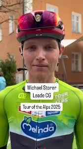 Michael Storer leader classifica @tourof_thealps al 🎤 della nostra  @tinaolimpia