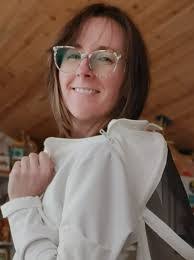 Mandy Shaw's Instagram, Twitter & Facebook