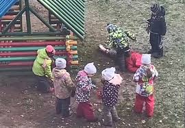 Gruppa Detej Zhestoko Izbila Devochku V Yaroslavskom Detsadu Video Novosti Tv Centr