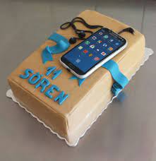 Spread dough out into the bottom of a rimmed baking sheet. Handytorte Smartphone Cake Motivtorten Leckerschmecker Backen