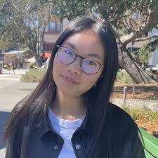 Ava Gee's Instagram, Twitter & Facebook