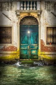 Cose Belle Venezia Via Italiacaramia Com Imagens Portas Azuis Janelas Portas Rusticas
