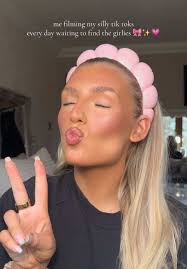 April Lawrence (@aprilclawrence)’s videos with original sound