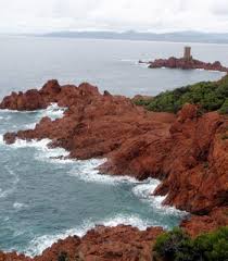Le Sentier Du Littoral Apres Le Port Du Poussai La Corniche De L Esterel Esterel Visiter Cannes Et Vacances De Reve