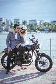 Alexa thinks about a simpler streak (4.72) Prewedding Biker Style Fotografi Pernikahan