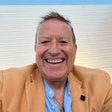 🎉 Ieri sera con l'amica Michela Staffolani alla festa di chiusura della  campagna elettorale per la sua candidatura a sindaco di Osimo per Fratelli  d'Italia. 🤞A lei, persona competente e di valore,