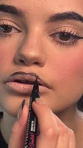 Katrina Chesney's Instagram, Twitter & Facebook